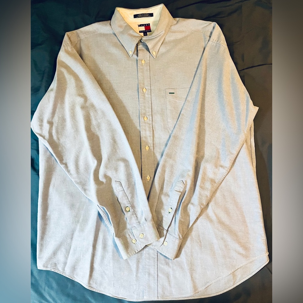 Tommy Hilfiger XL Mens Shirt Long Adjustable Sleeves Light Blue Dress or Casual